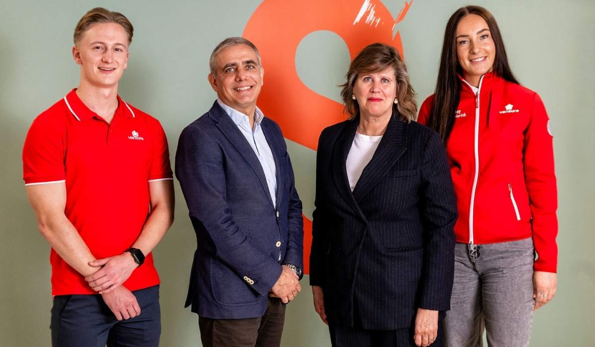 (van links naar rechts: Cas Pleunis (beveiligingsexpert), Pedro Arcos (managing director Verisure), Ineke Sybesma (directeur Fonds Slachtofferhulp), Britney Olde Meierink (beveiligingsexpert) 