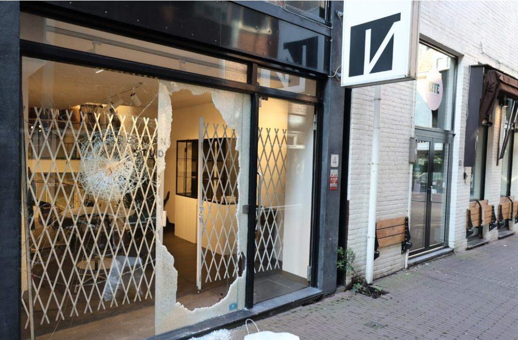 Inbraak in winkel in Haarlem
